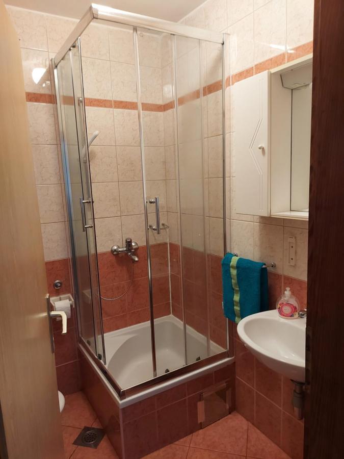 Apartmani Tatjana 奥库格哥恩基 外观 照片